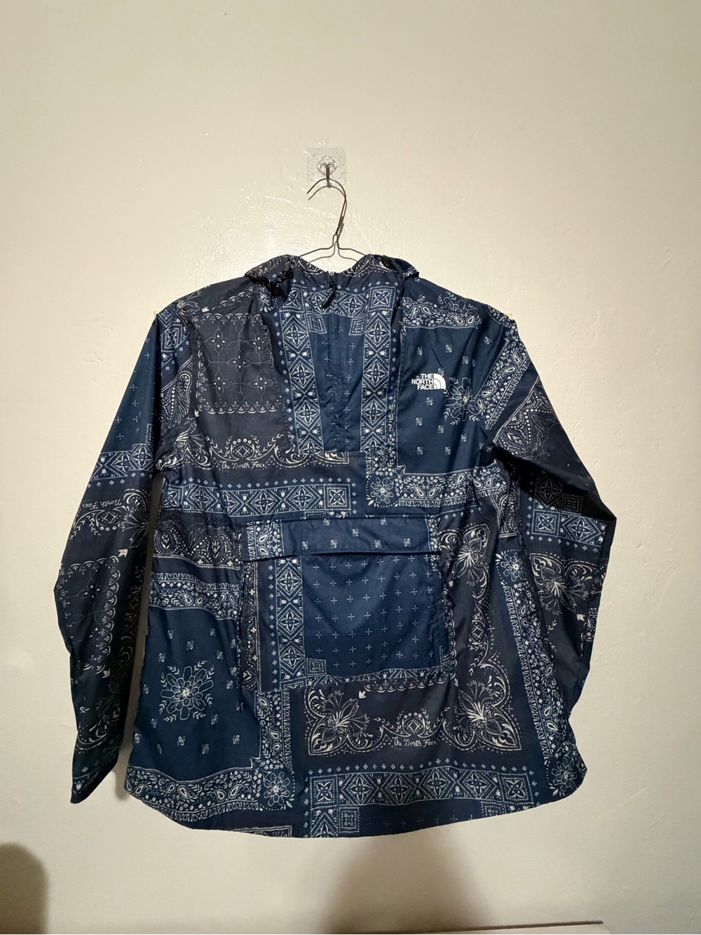 The North Face Navy Bandana-Print Pullover Anorak Medium water resistant